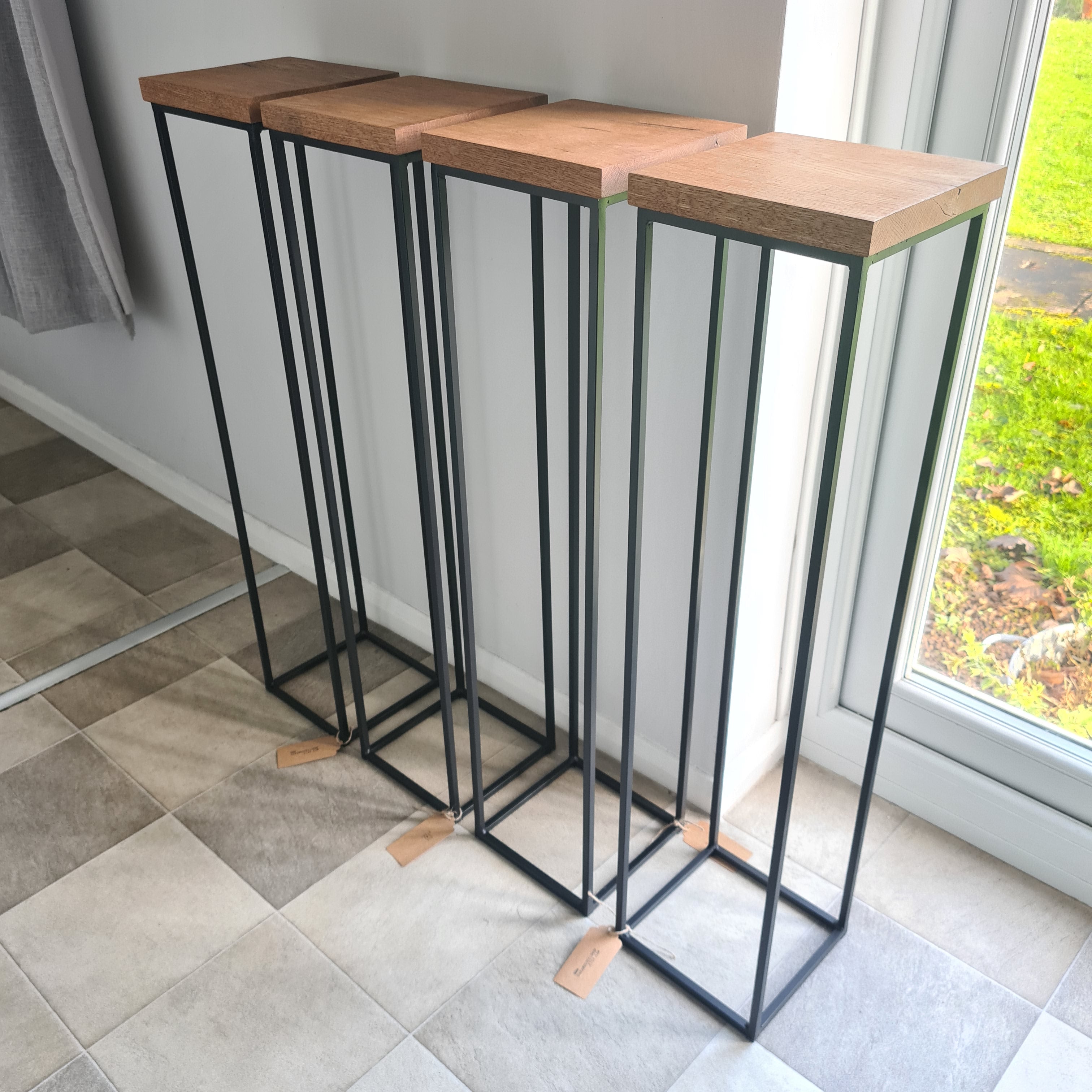 Metal table clearance plant stand